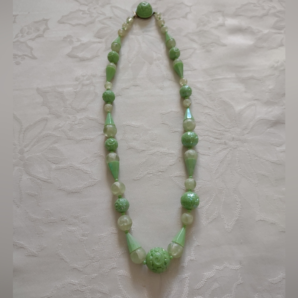 Vintage Austria Carved Iridescent Necklace